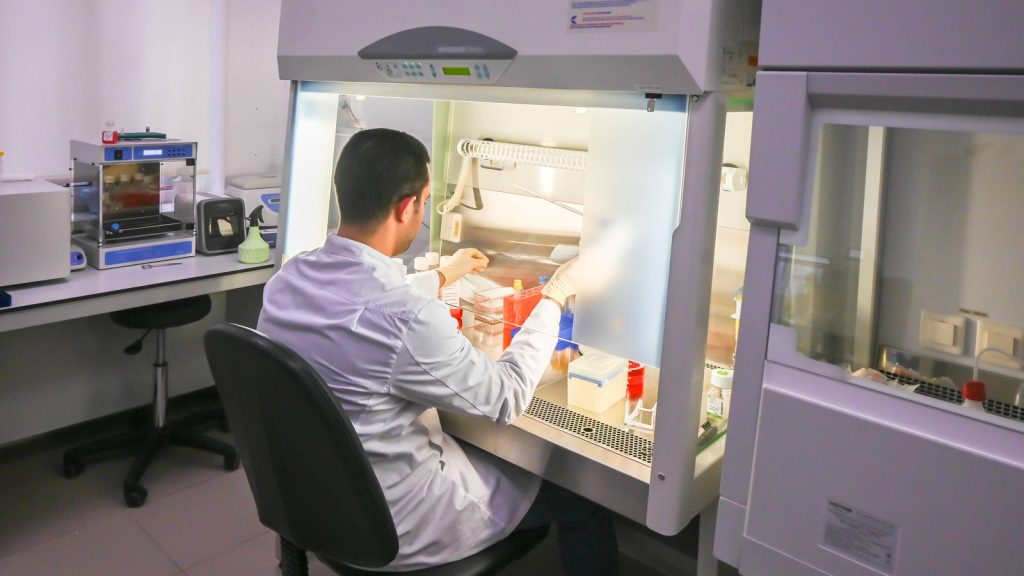 Clases dictadas por quienes están en el laboratorio